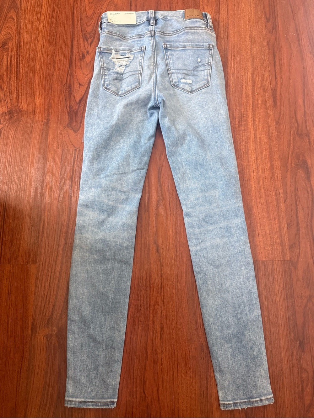 Light Wash Women’s Skinny Jeans